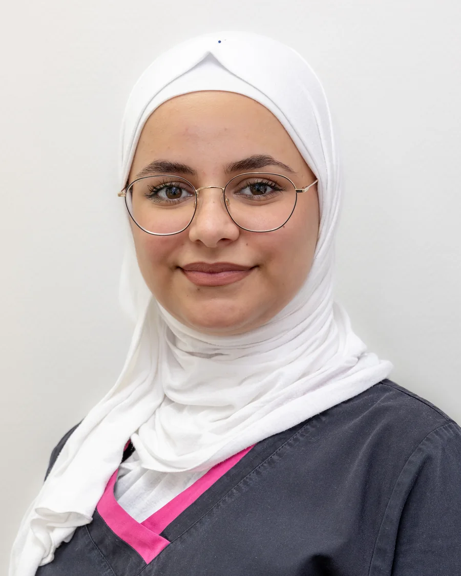Aya Alchawakh, Stuhlassistentin